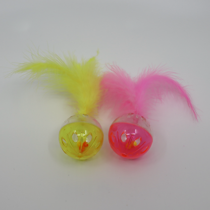 Fluffík - barevný míček s pírkem pro kočky