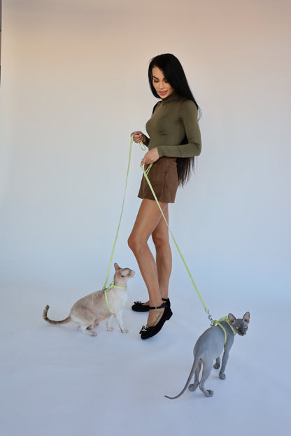 Postroj s vodítkem pro kočky Mint Blossom – bezpečný, nastavitelný a stylový