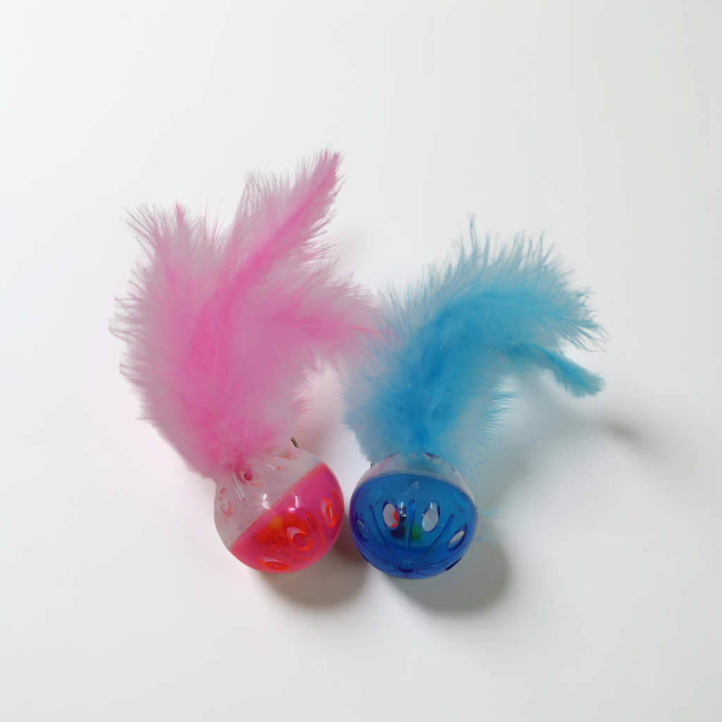 Fluffík - barevný míček s pírkem pro kočky