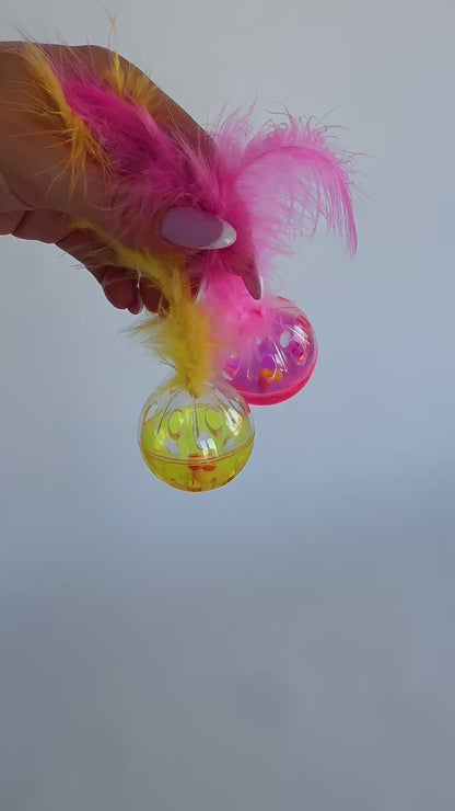 Fluffík - barevný míček s pírkem pro kočky